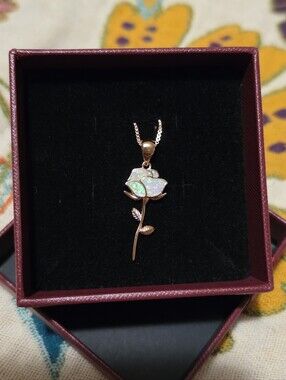 Rose-Shaped Opal Pendant Necklace in Rose Gold